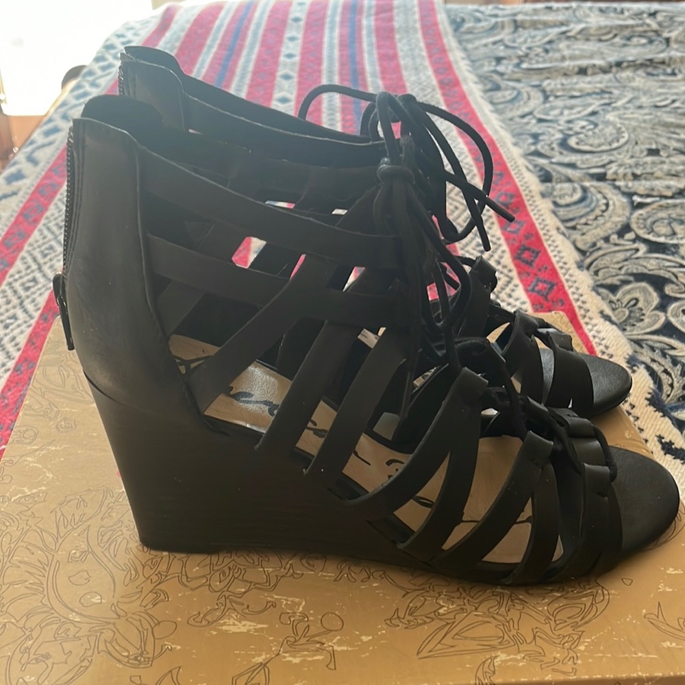 American rag sandals worn once